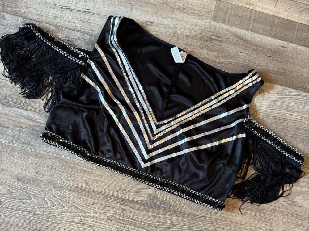 Fancy crop top size M